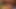 Esmer kadın yatakta bacaklarını açıyor ve sert sikiliyor