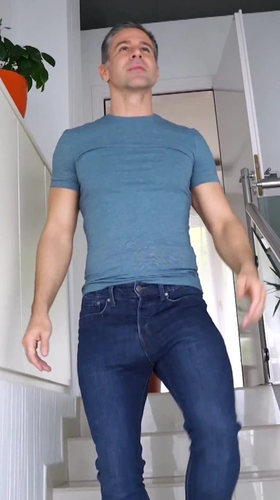 Kızlar dilliyor - sevimli poppy sapık üvey kardeşine sürpriz yapıyor