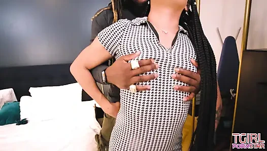 Tgirlpornstar - lexi sert büyük zenci biniyor