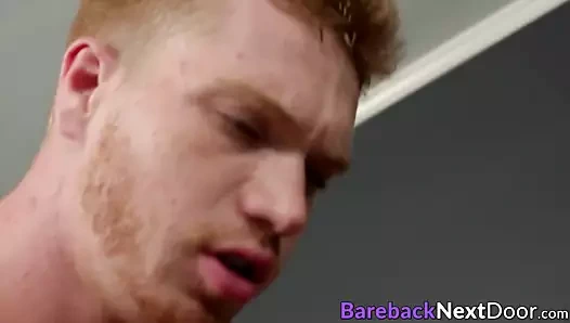 Uzun boylu eşcinsel johnny b var onun göt kenarlı ve barebacked