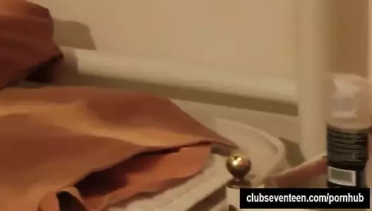 Kızıl saçlı güzellik solosu