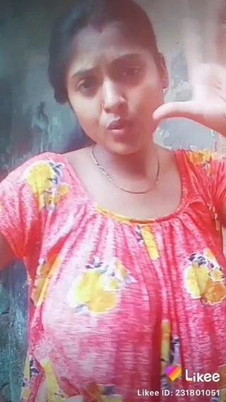 Büyük titts olmadan sutyen 4