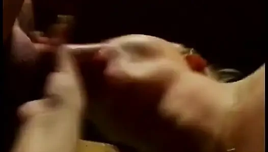 Cagna sexy si fa scopare la bocca mentre fa un pompino incredibile al fidanzato