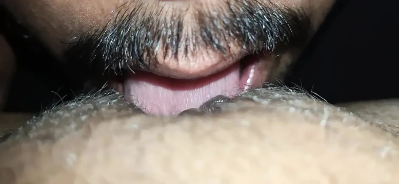 Bhabhi ki chut chat ke chod diya