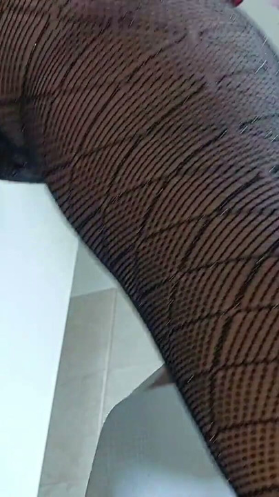 Mutfakta şehvetli kıllı kadın. Seksi anne, kıllı amcık, büyük göt. Kıllı amcık, seksi esmer, büyük göt, | Klip 1