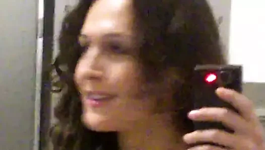 Nikki ladyboys bayanlar odası