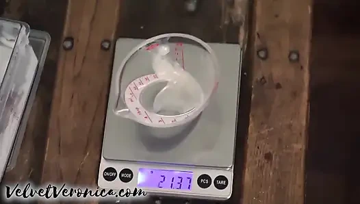 Orgazmdan sonra neredeyse düşüyor | Bakış açısı stand işi boşalma