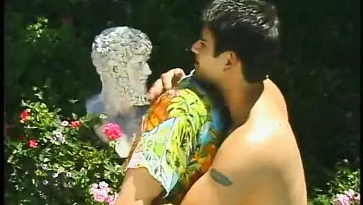 Muhteşem genç peri güneşin altında twink'in paraşütünü yağmalıyor