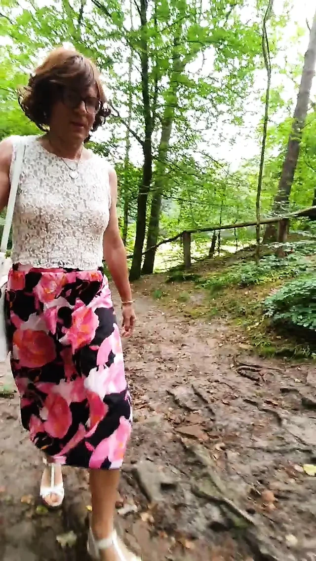 Külotsuz şehvetli gezi