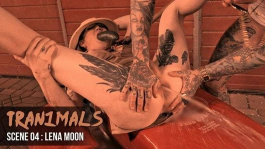 Ts lena moon's eşek ağzı açık ve squirts süt lavmanı