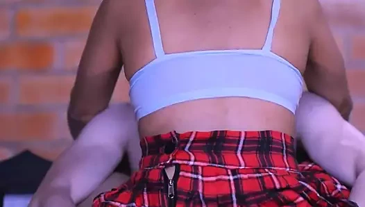 Arkadaş nazikçe ona hedeflerinin maksimuma ulaşmak ne kadar sürerse sürse de sonuna kadar birlikte zevk almak olduğunu hatırlattı