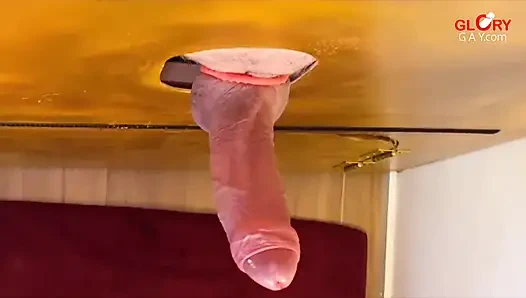 Kalın üvey baba yarağı diline ve dudaklarına tapıyor - ilk önce gırtlağına çok erken boşalma, döl bardağında ikinci