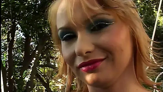 Götten sikilen anal orta yaşlı seksi kadın