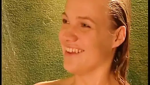 Heisse Beruehrungen unter der Dusche