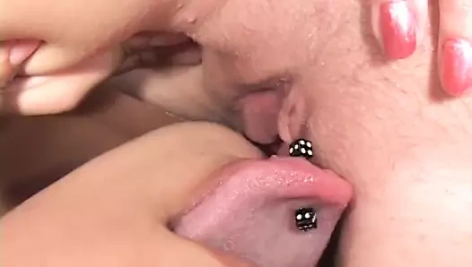 Sarışın genç ve sıcak esmer var hardcore lezbo oturum