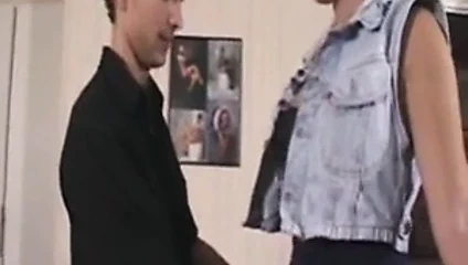 Gwen becerdin içinde tüm delikler