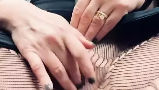 Masadaki üvey annenin sinsi videosu. direnemedi.