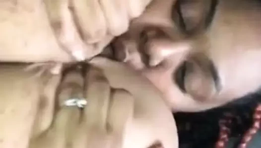 Saçma boyut memeler titfuck oral seks