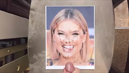 Olivia holt boşalma anısına 012