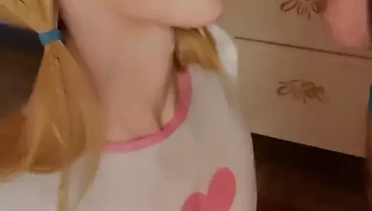 Vanessa Hastings boşalıyor ve yüzüne işiyor