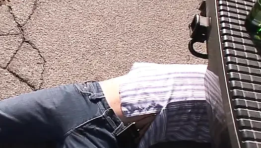 Çok edepsiz seksi kaltak anal seks için gırtlağına kadar alıyor ve domalıyor