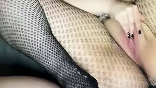 Kırmızı dudak çubuğu! onun horoz üzerinde