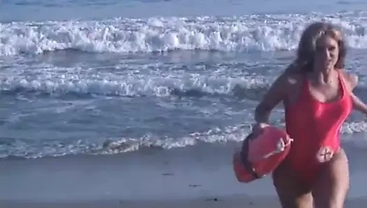 Raquel sikilmeyi seven sürtük bir esmer