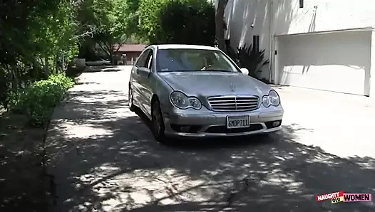 Oyuncu Karen Fisher büyük yarakları ve dölü seven sarışın orta yaşlı seksi kadın