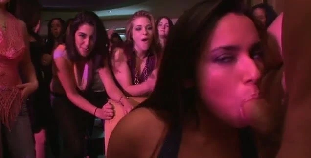 Latina bebek berbat ve sikikleri the striptizci