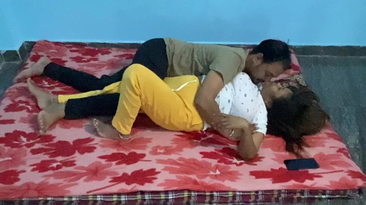 Hintli teyze sevgilisiyle seks yapıyor