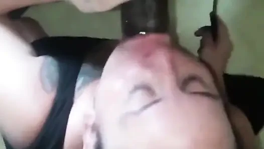 Büyük zenci yarağı azgın sürtüğü yemek yaparken poundtown'a götürüyor