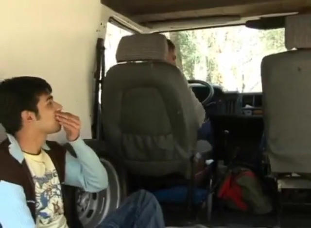 What fantastic gay threesome in the car