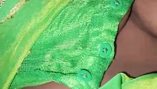 Kardeşim bana Hari Saree'de iyi olduğumu söyledikten sonra beni siktirdi