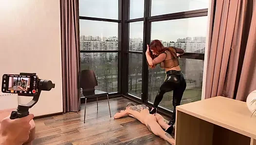 metresi öğretir köle için hizmet onu ayak