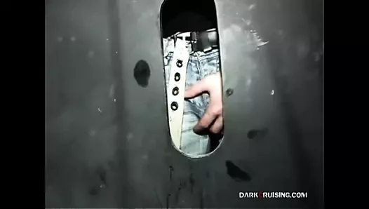 Darkcruising.com - şan deliğinde iki genç kız