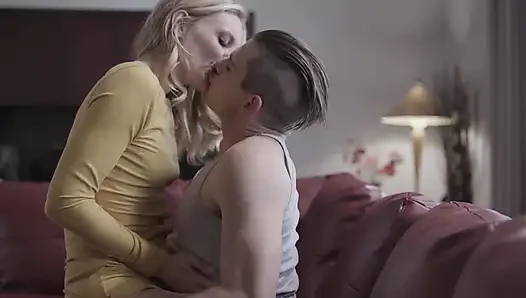 Anneler ve üvey oğulları 2_scene 3_milfs