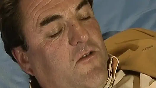 Muhteşem Alman bebekler lüks anal grup sekste yarağa biniyor