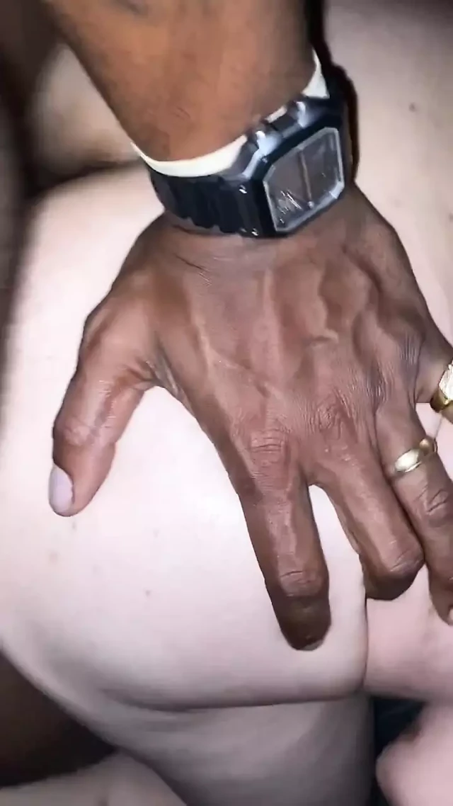 Latinamilf doggystyle içinde kırmızı kadın iç çamaşırı