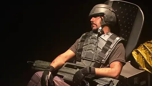 Dee Lana Moore'u sikerken adamın götüne dildo sokuyor