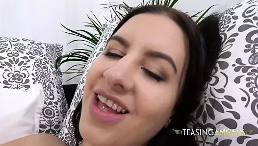 Cockteasing baştan çıkarıcı tindra frost parmaklar ona kedi ve