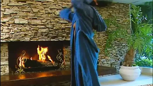 Anna tilki yalıyor sıcak Asya kedi