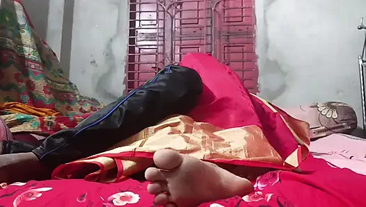 Hintli üvey kız kardeş sert sert sikiliyor üvey erkek kardeş odada yalnız