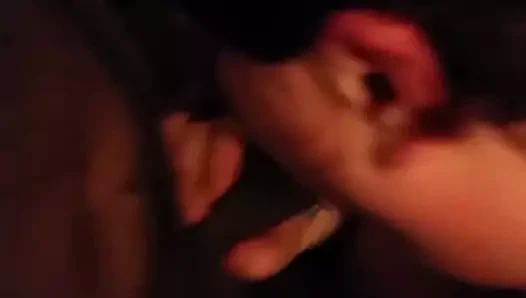 Paki-solong çok şehvetli bir oral seks alıyor