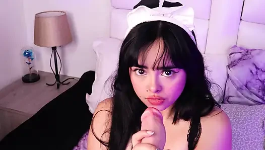Tabu üvey üvey baba yeni hizmetçinin bekaretini alıyor