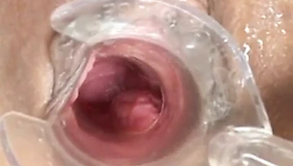 İri göğüslü sürtük Miu Satsuki mastürbasyon yapıyor