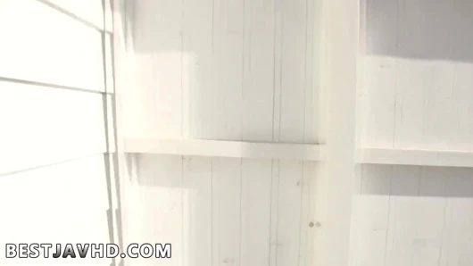 Harika Japon orta yaşlı seksi kadın ameri koshikawa harika bir porno için kamerada sert sikiliyor