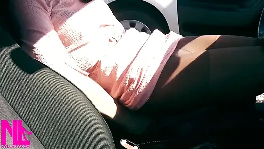 Siyah çorap için yırtık külotlu çorap değiştiriyor