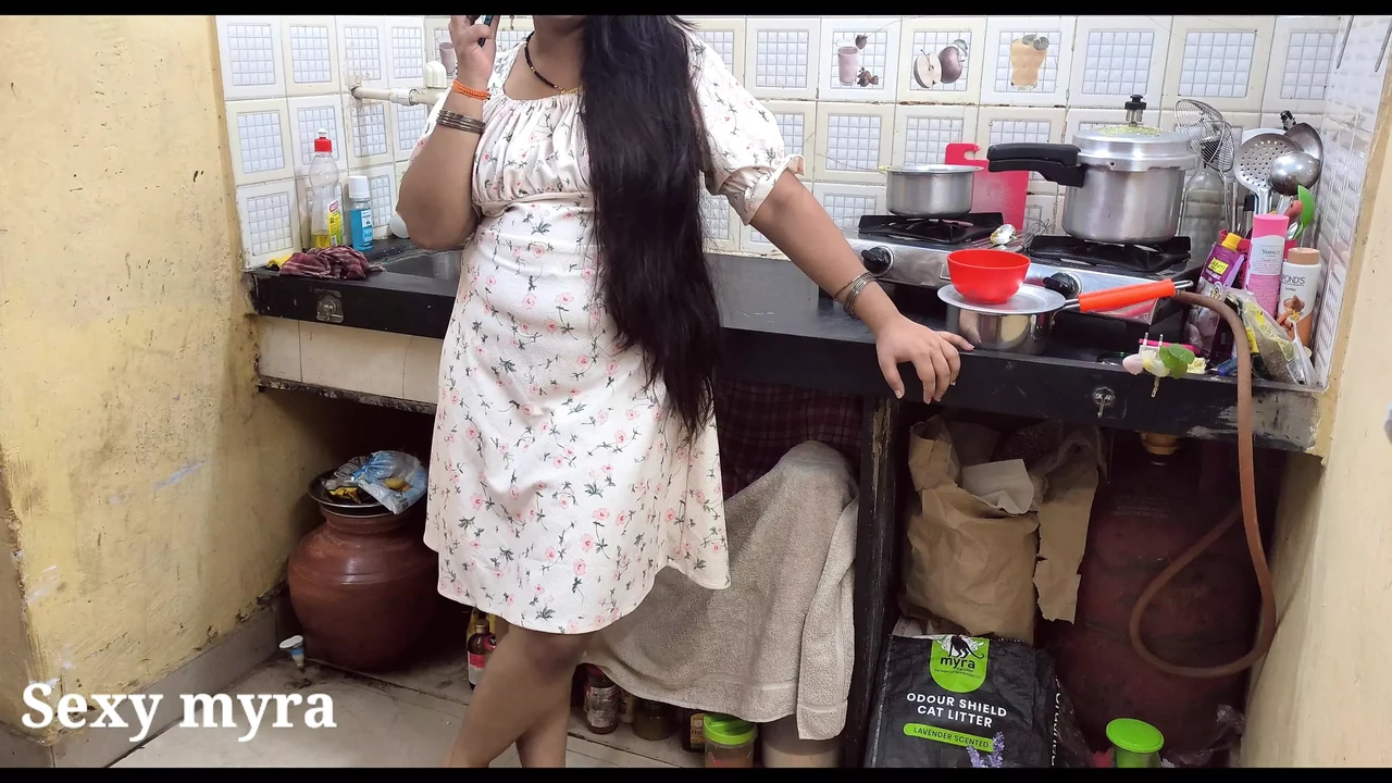 Exclusive: Stepmoms New Dress Mai Chudayi Kichen Mai Amateur Porn Feat Sexymyra (High Quality) - USA Special