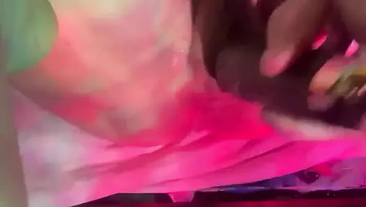 Biraz içeriğin tadını çıkarıyor