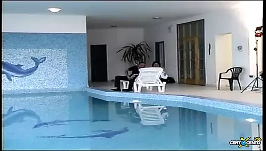 Korkunç kızlar yarak dalmayla boğuşuyor